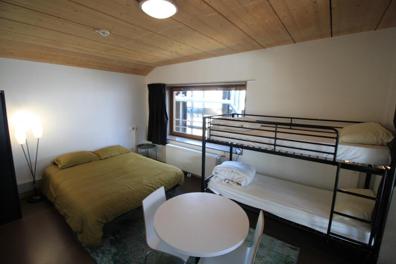 Auberge De Jeunesse Hi Paris Yves Robert Esterno foto