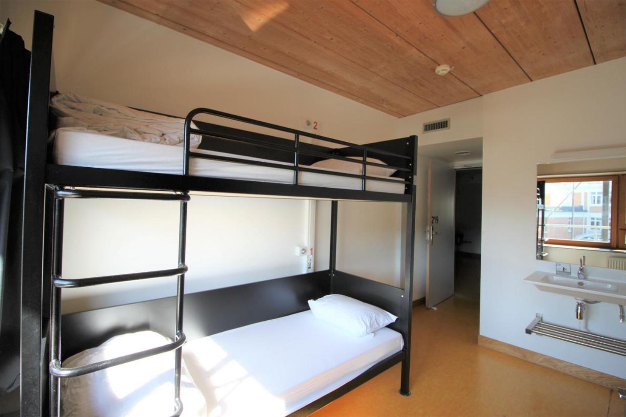 Auberge De Jeunesse Hi Paris Yves Robert Esterno foto