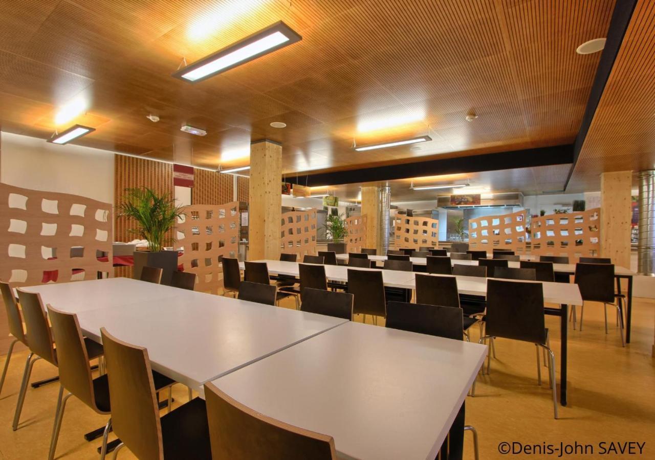 Auberge De Jeunesse Hi Paris Yves Robert Esterno foto