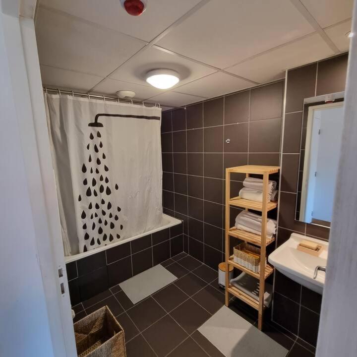 Auberge De Jeunesse Hi Paris Yves Robert Esterno foto
