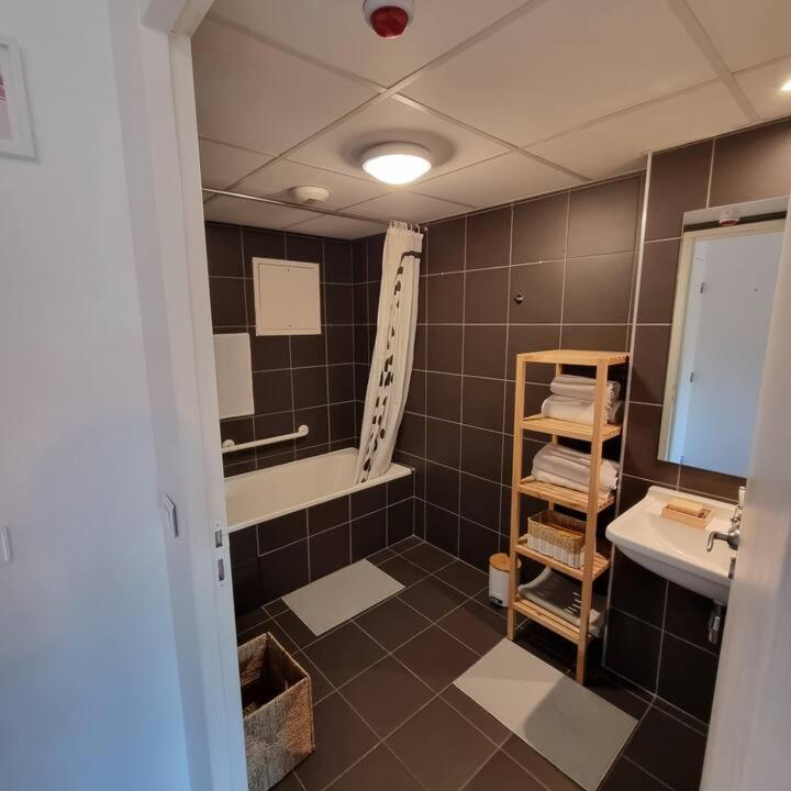 Auberge De Jeunesse Hi Paris Yves Robert Esterno foto